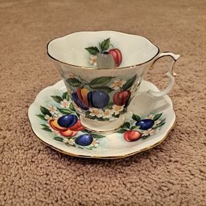 Royal Albert Bone China England Orchard series sugar plum